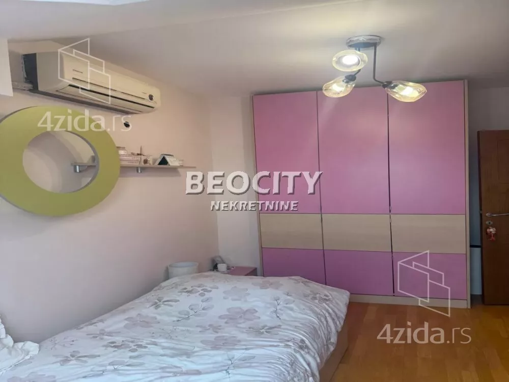 Četvoroiposoban stan | 4zida
