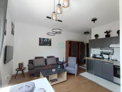 Crvenih Božura | 4zida.rs