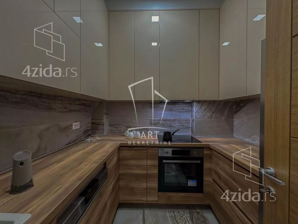 Petosoban stan | 4zida