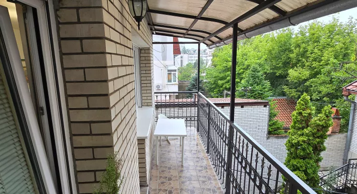 Šestosoban stan | 4zida