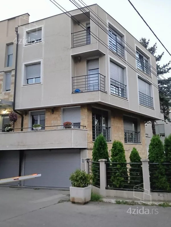 3-etažna kuća | 4zida
