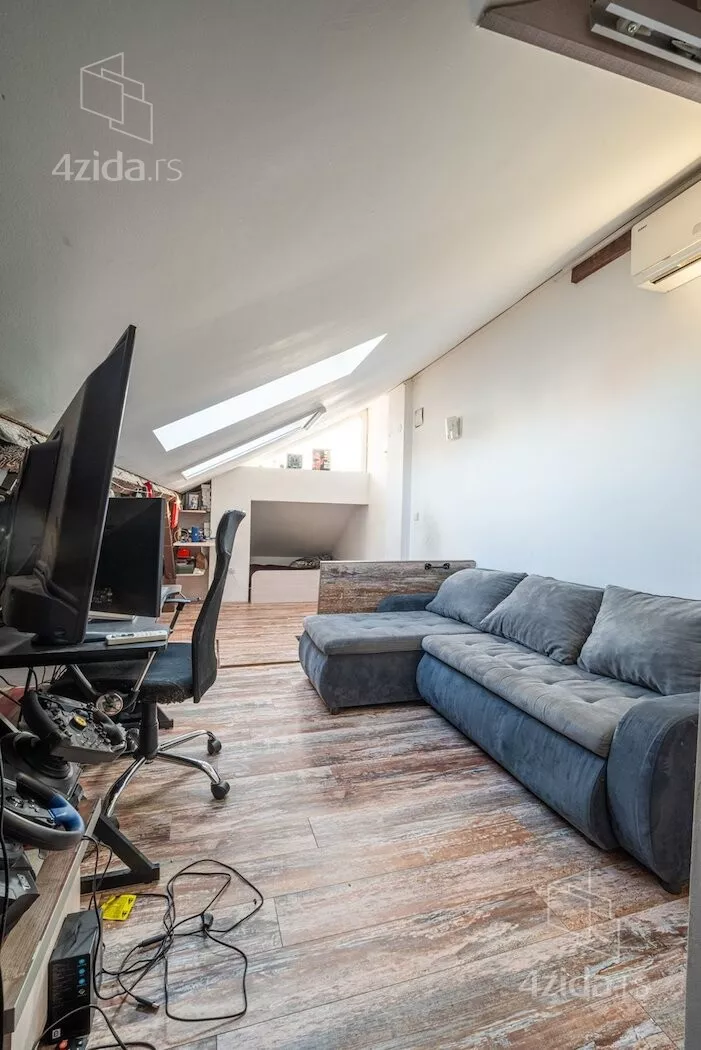 Petosoban stan | 4zida