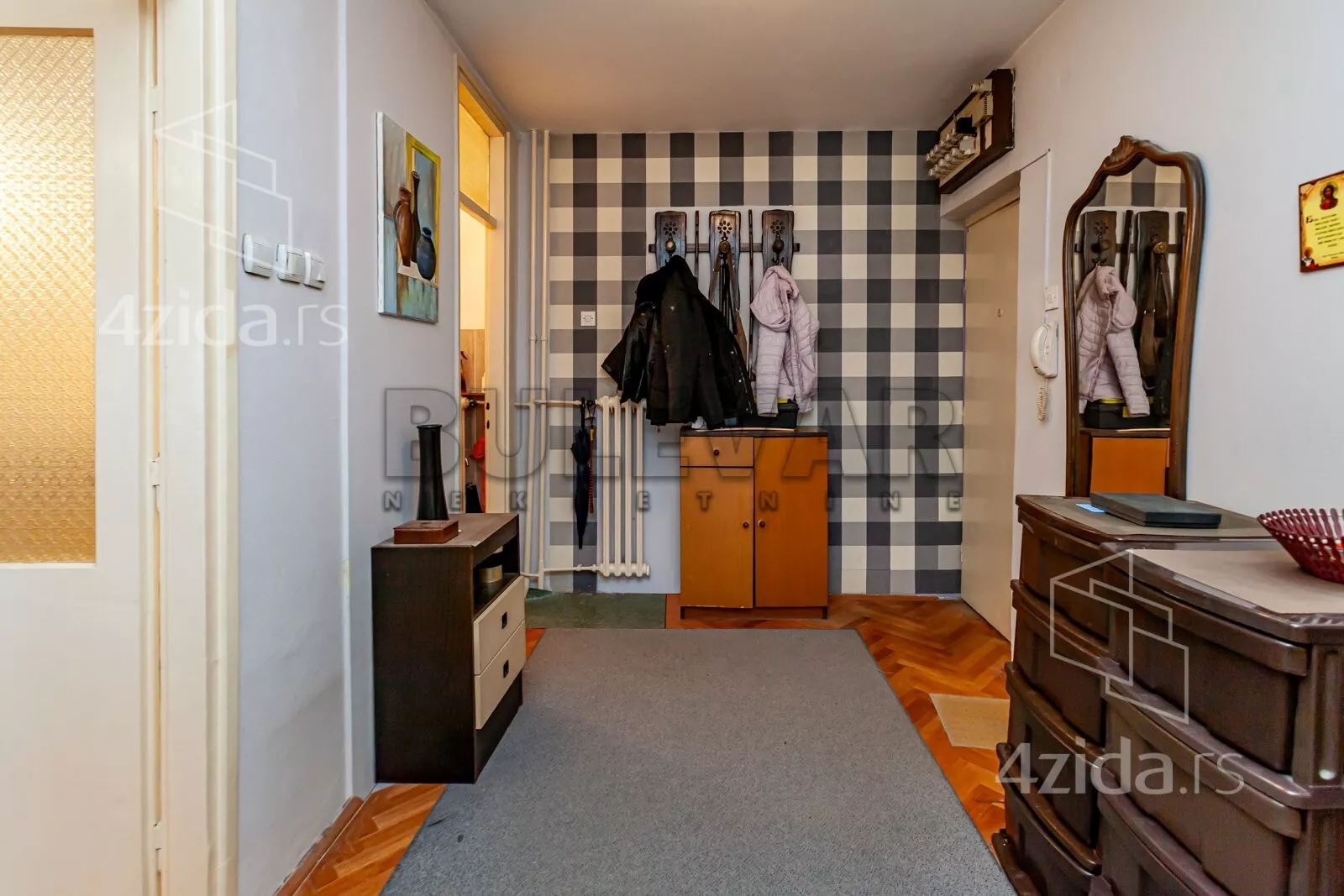 Troiposoban stan | 4zida