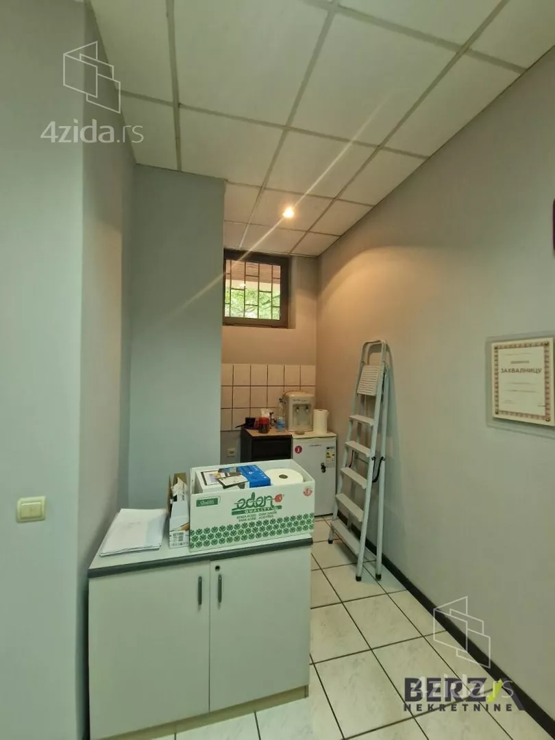 Poslovni prostor | 4zida