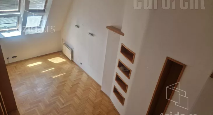 Šestosoban stan | 4zida