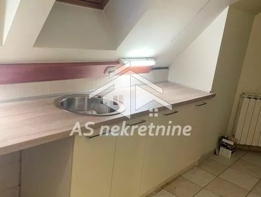 Šestosoban stan | 4zida