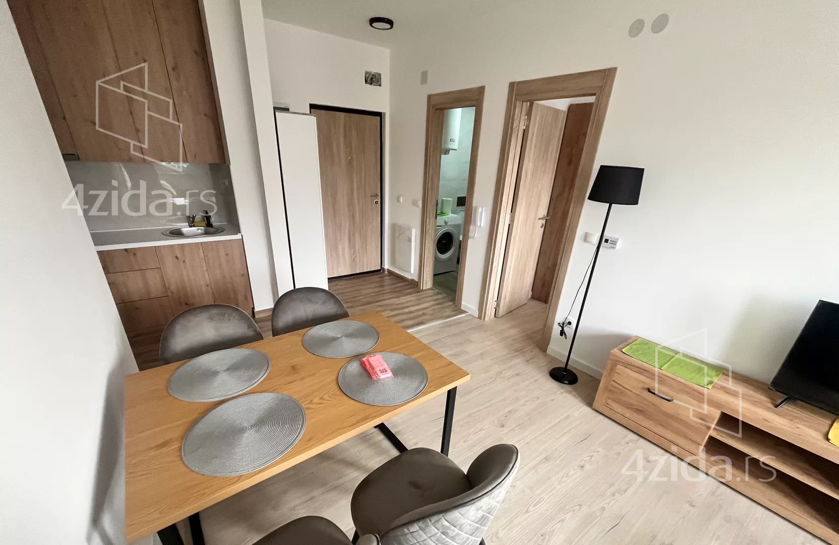 Jednoiposoban stan | 4zida