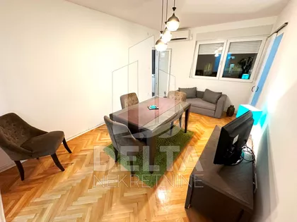 Crveni Pevac | 4zida.rs