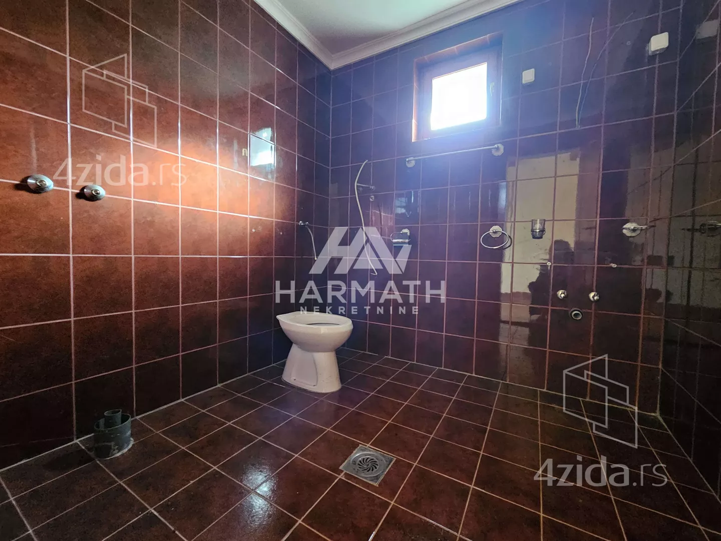 Poslovna zgrada | 4zida