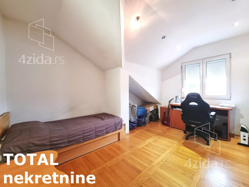 Petosoban stan | 4zida