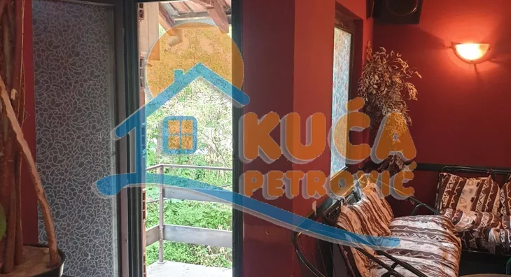 Lokal | 4zida