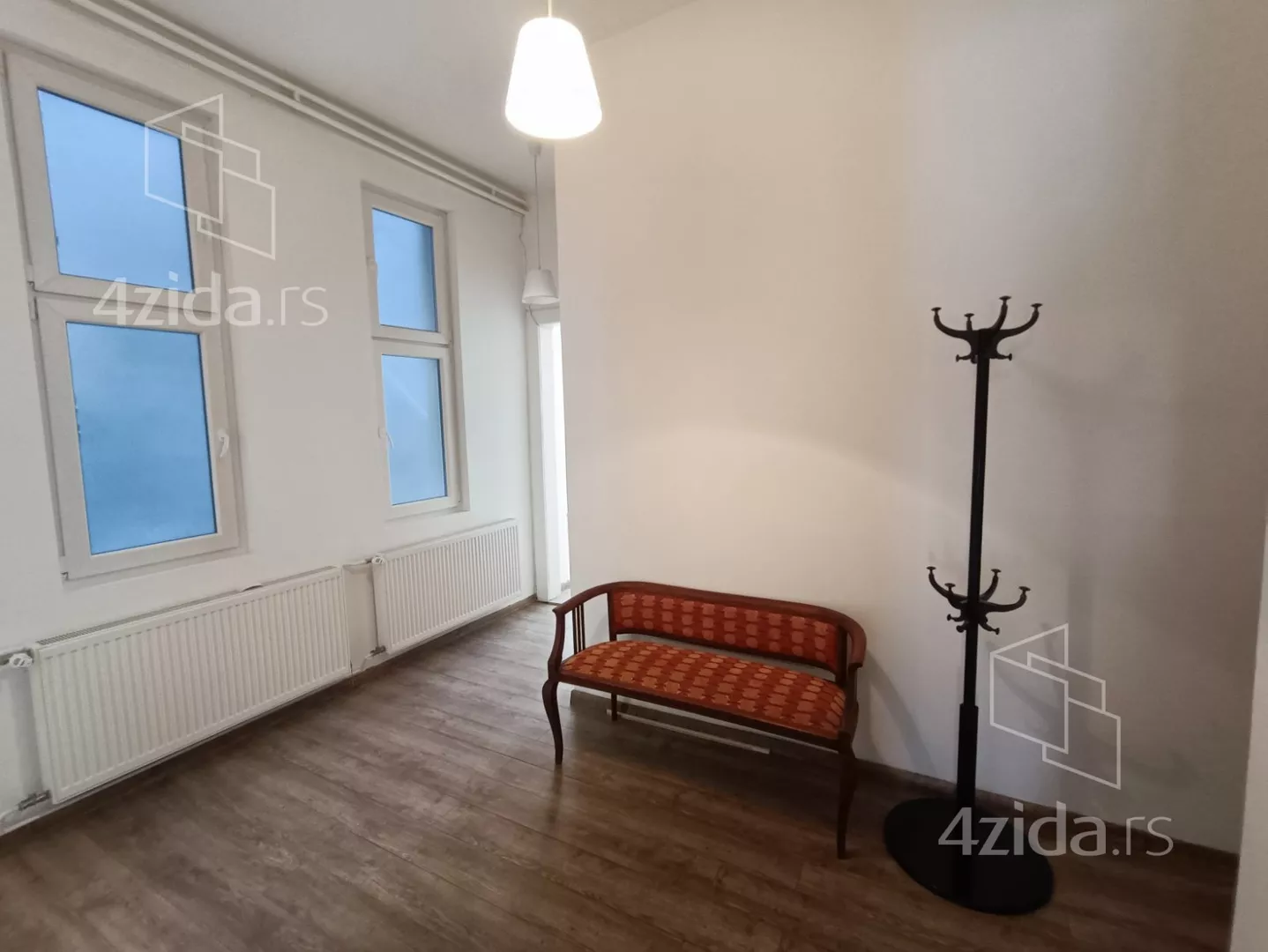Četvoroiposoban stan | 4zida