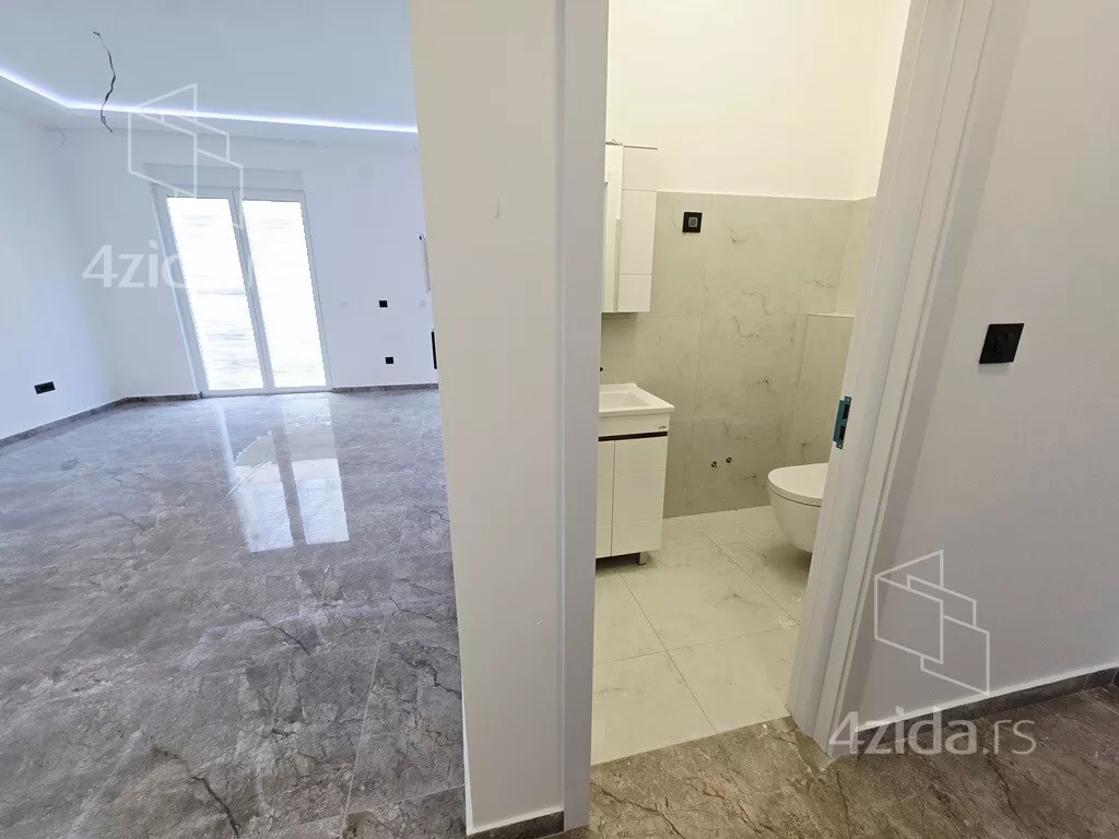 Četvoroiposoban stan | 4zida