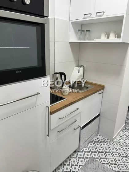 Gospodar Jevremova | 4zida.rs