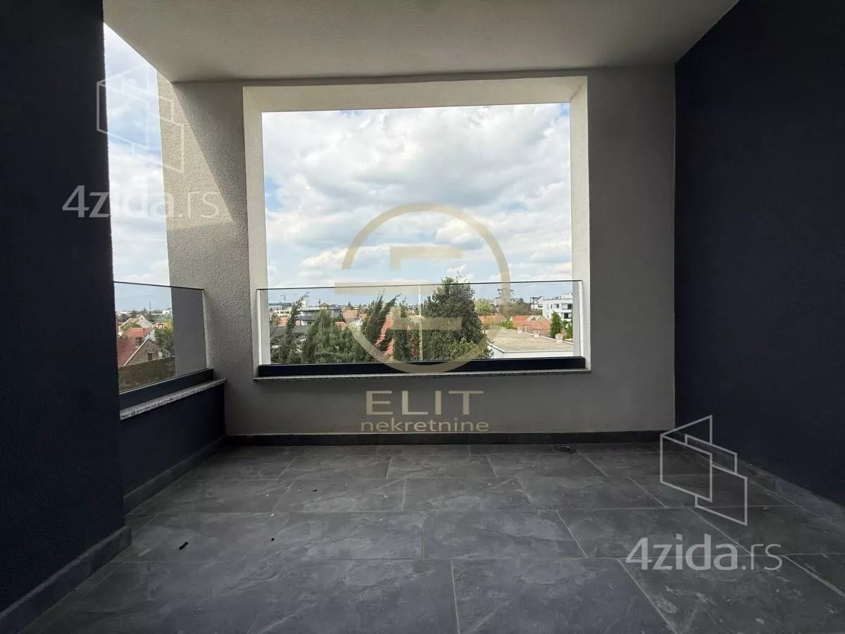 Šestosoban stan | 4zida