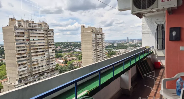 Četvoroiposoban stan | 4zida