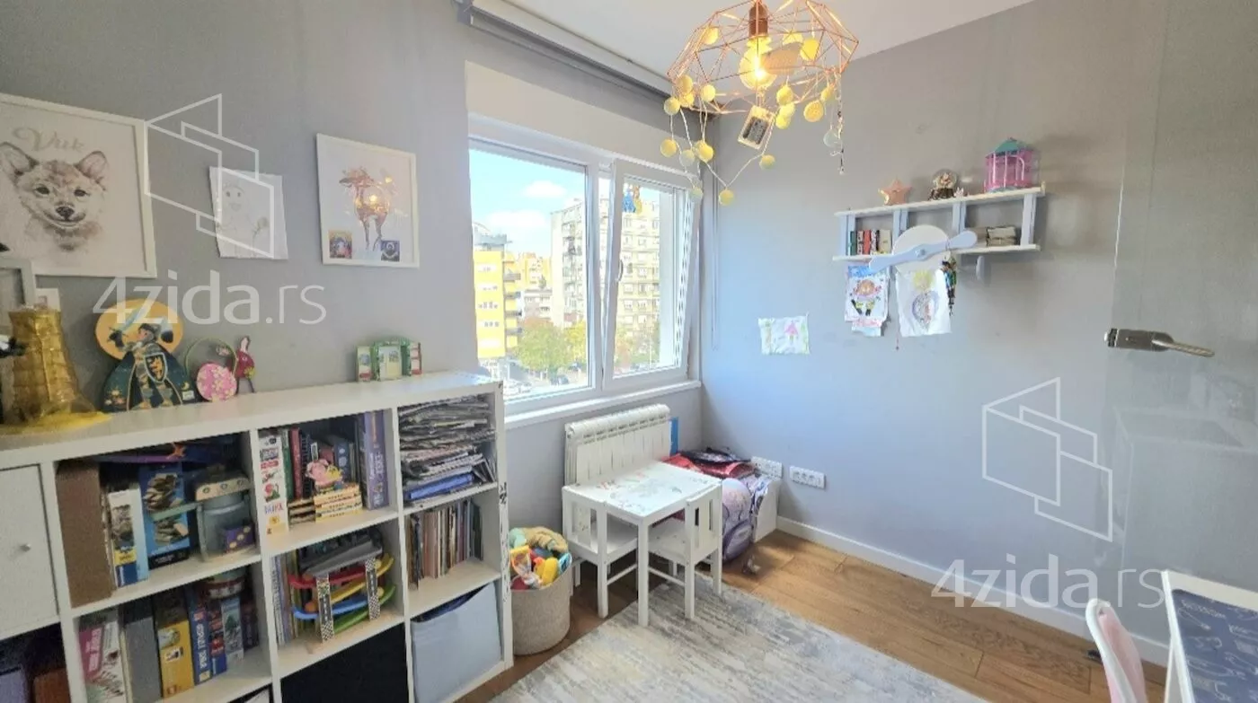 Četvorosoban stan | 4zida