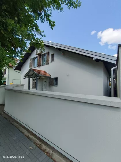 Mali Radanovac | 4zida.rs