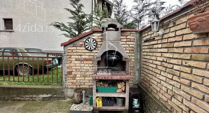 Petoiposoban stan | 4zida