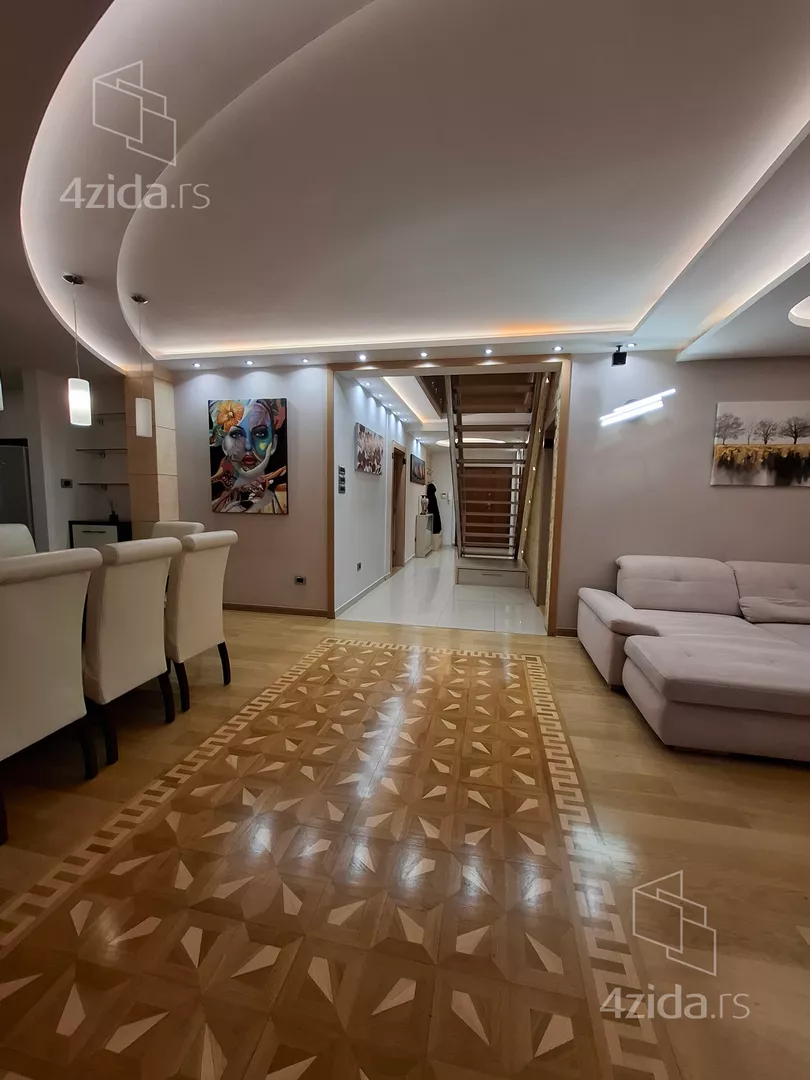 Šestosoban stan | 4zida