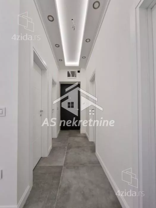 Četvoroiposoban stan | 4zida