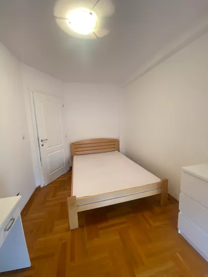 Tikveška 8 | 4zida.rs