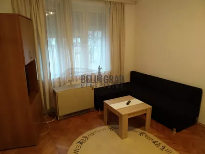 Milana Uzelca | 4zida.rs