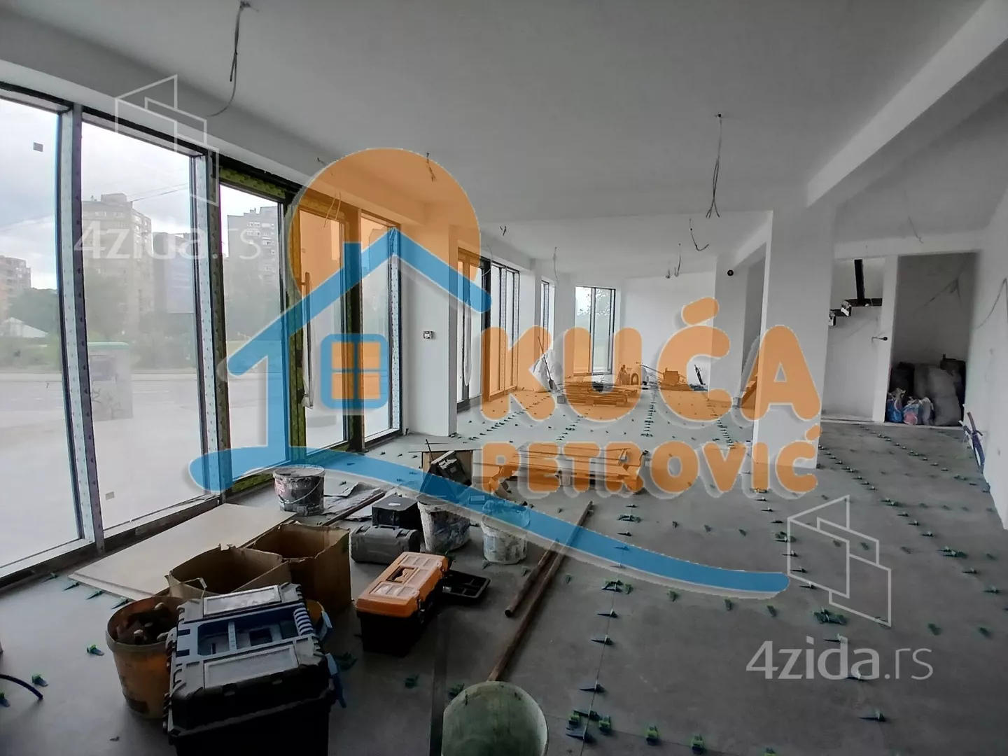 Lokal | 4zida