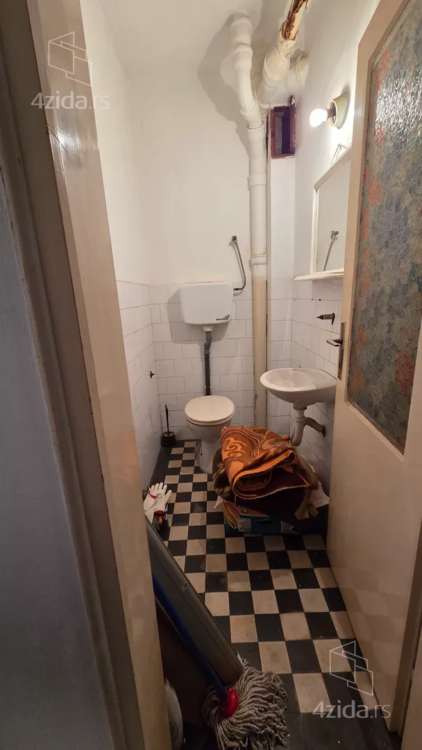 Sedmosoban stan | 4zida