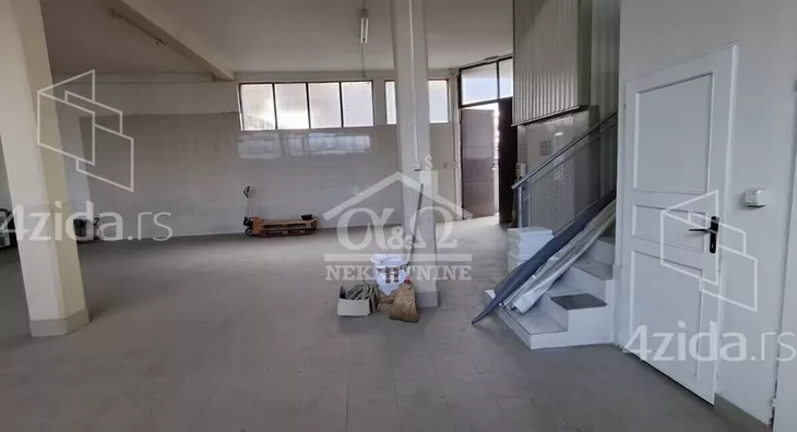 Poslovna zgrada | 4zida