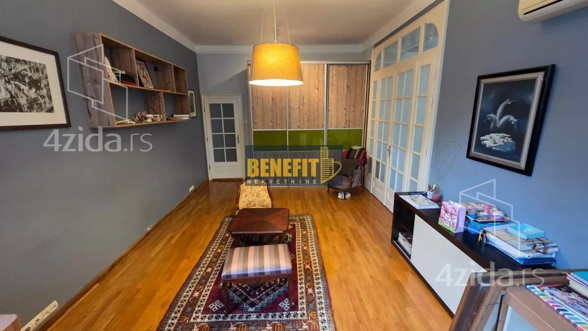 Šestosoban stan | 4zida