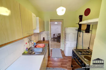 Sergeja Jesenjina 35 | 4zida.rs