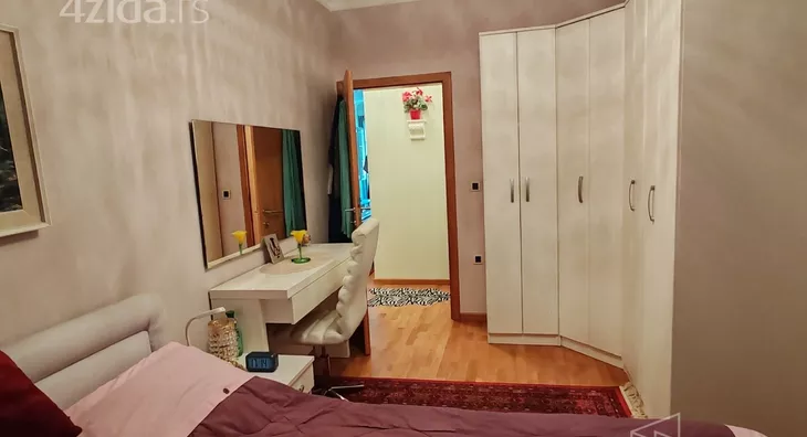 Četvoroiposoban stan | 4zida