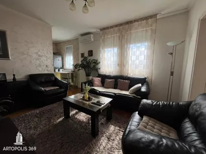 Ustanička | 4zida.rs