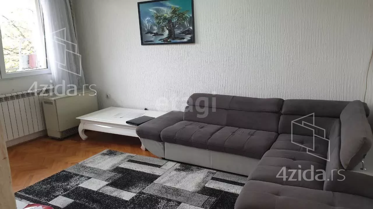 Šestosoban stan | 4zida