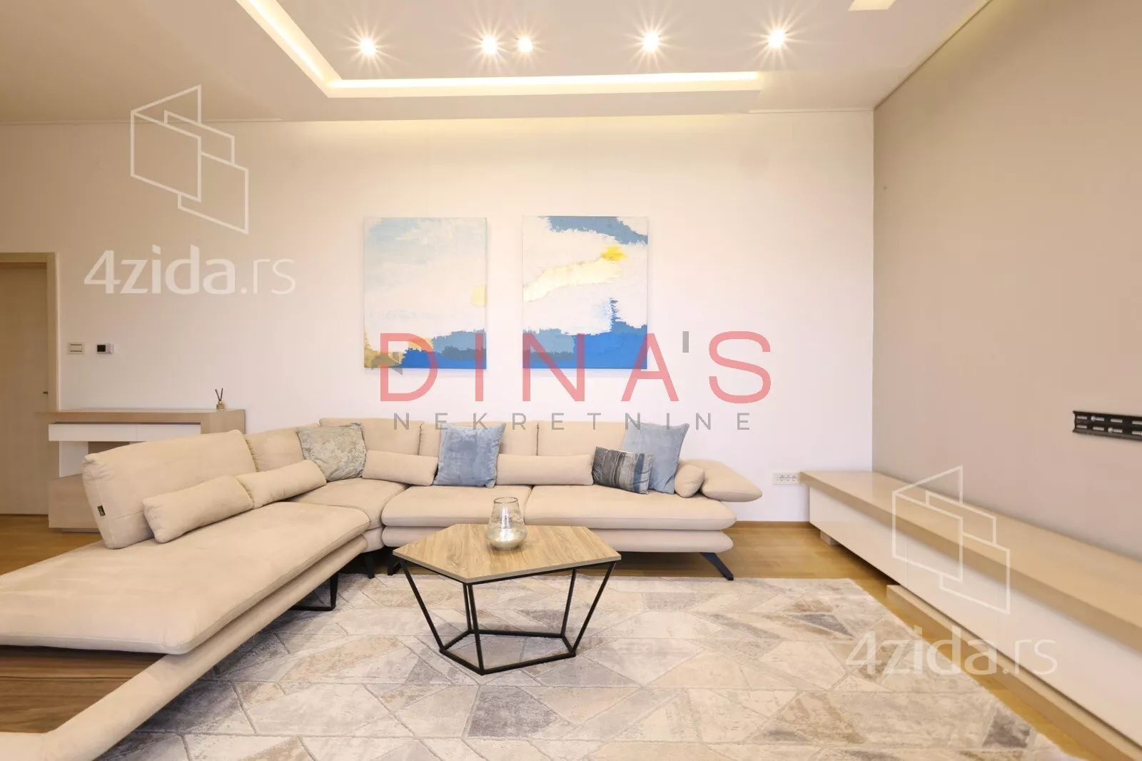 Petosoban stan | 4zida