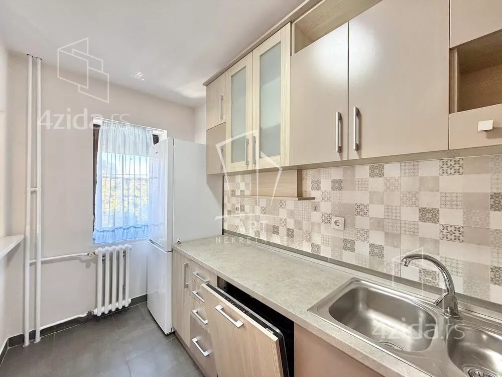 Petosoban stan | 4zida