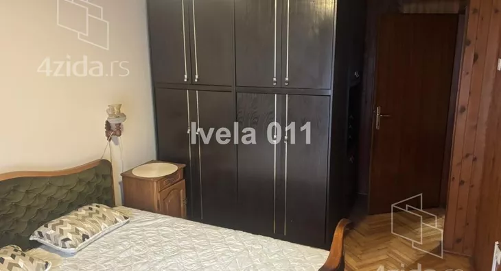 Četvoroiposoban stan | 4zida