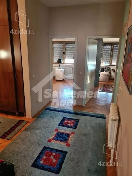 Šestoiposoban stan | 4zida