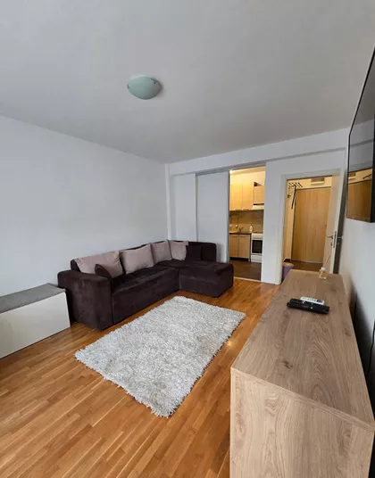 Srđana Kneževića | 4zida.rs