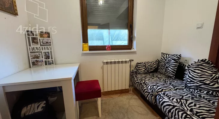 Petoiposoban stan | 4zida