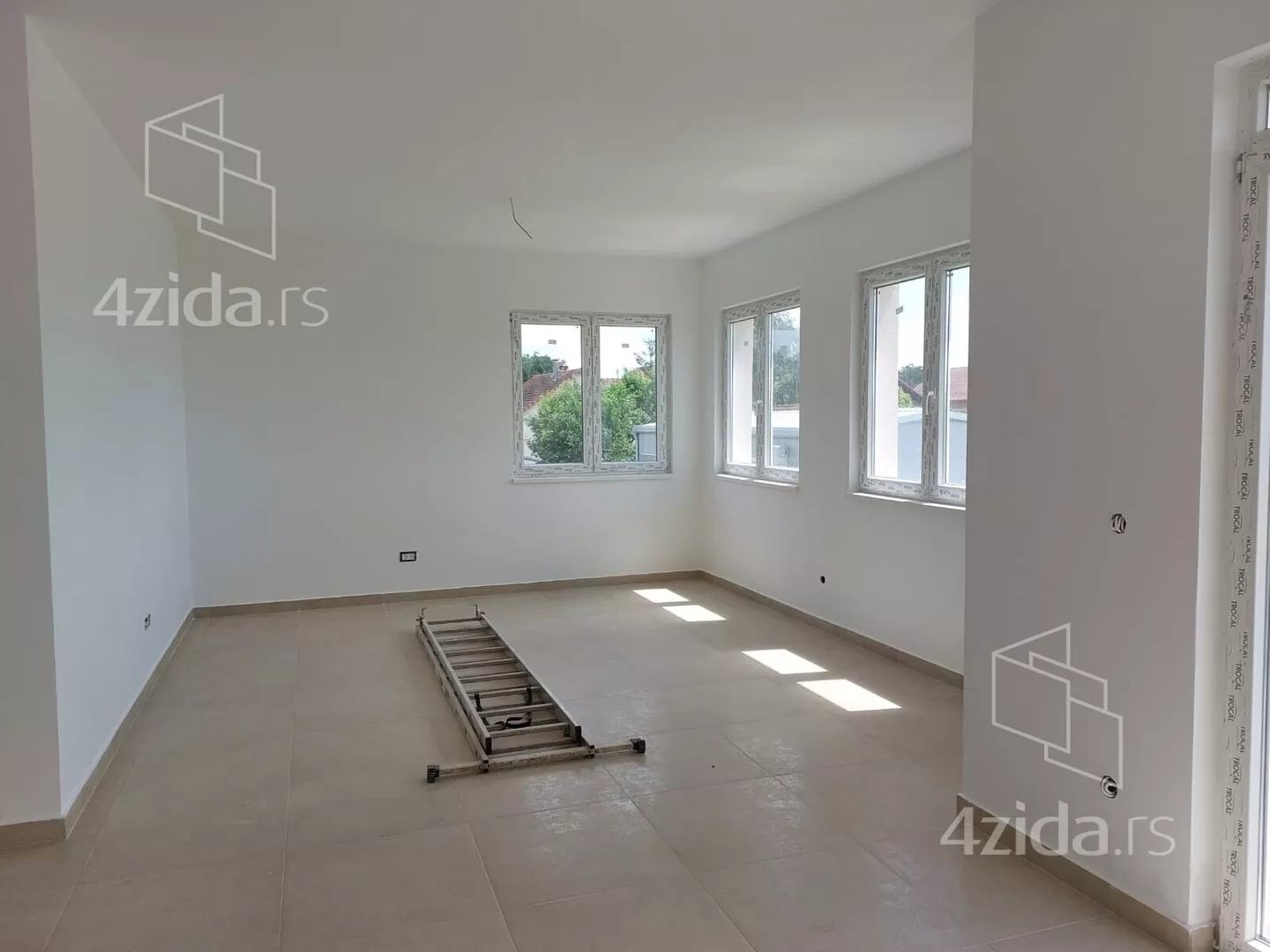 Poslovni prostor | 4zida