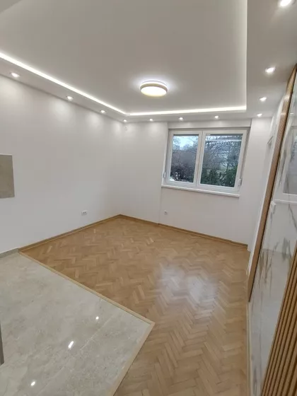 Ustanička 143 | 4zida.rs