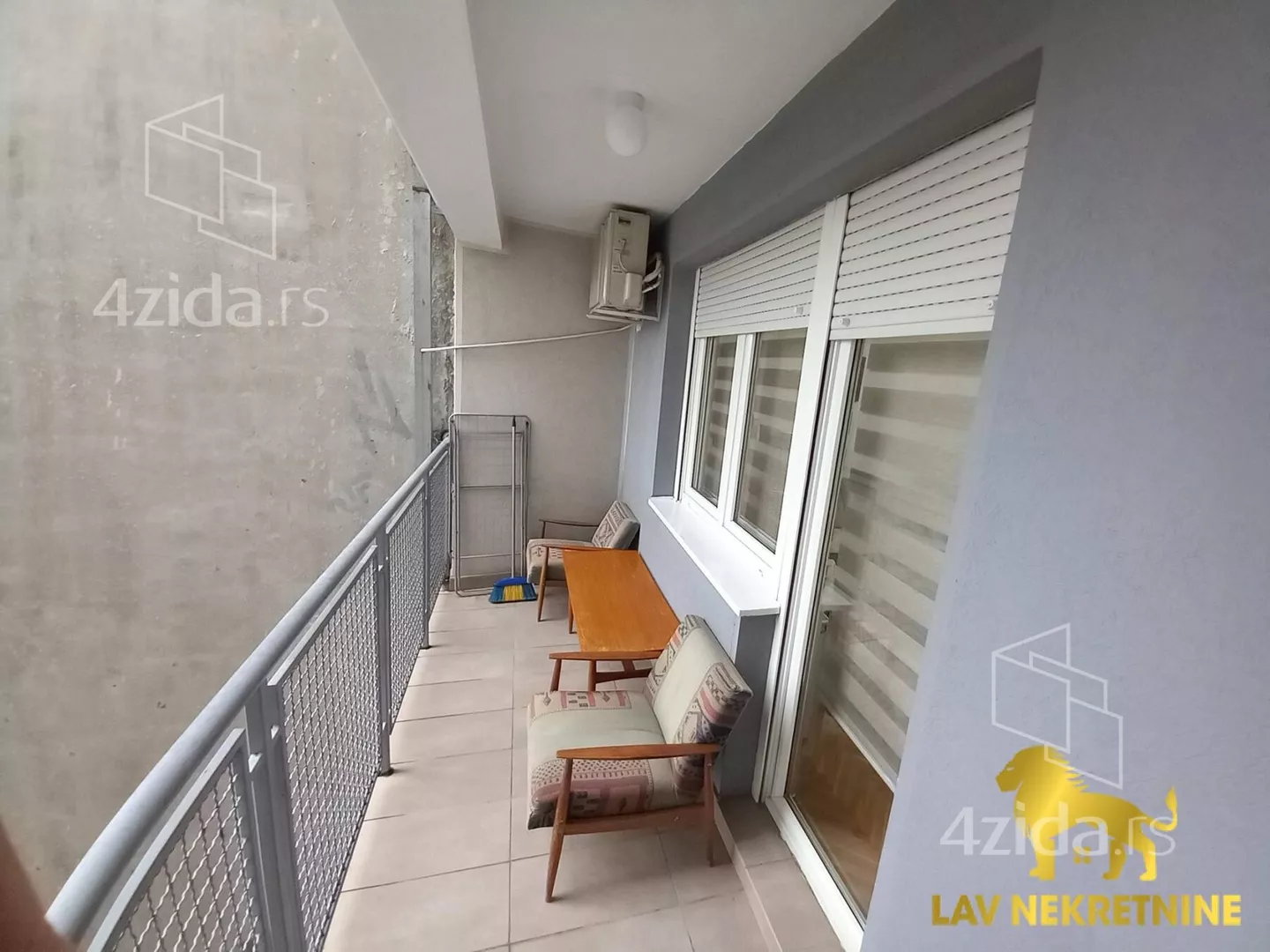 Jednoiposoban stan | 4zida