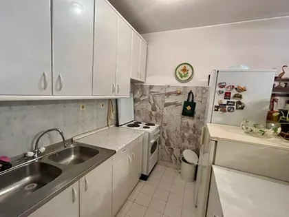 Antifašističke Borbe 27 | 4zida.rs