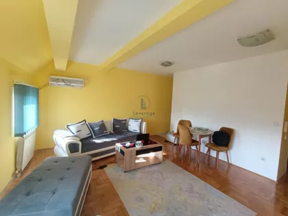 Miljana Miljanića | 4zida.rs