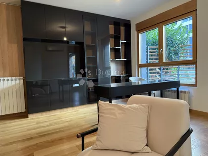 Tadije Sondermajera | 4zida.rs