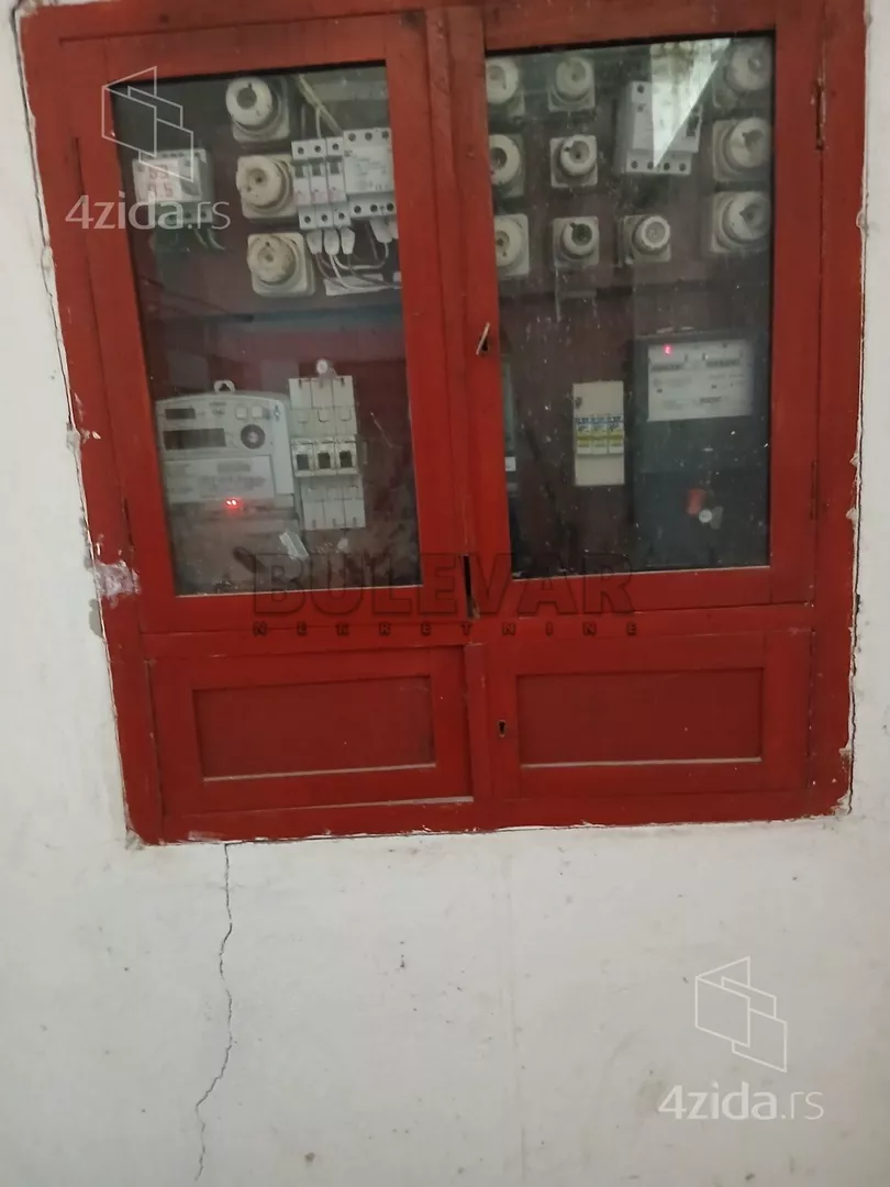 Lokal | 4zida