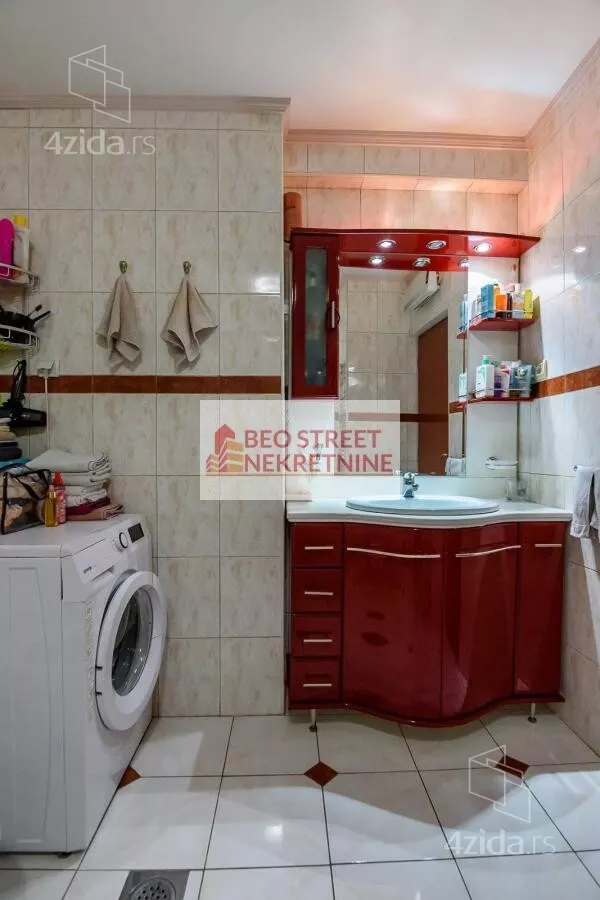 Četvoroiposoban stan | 4zida