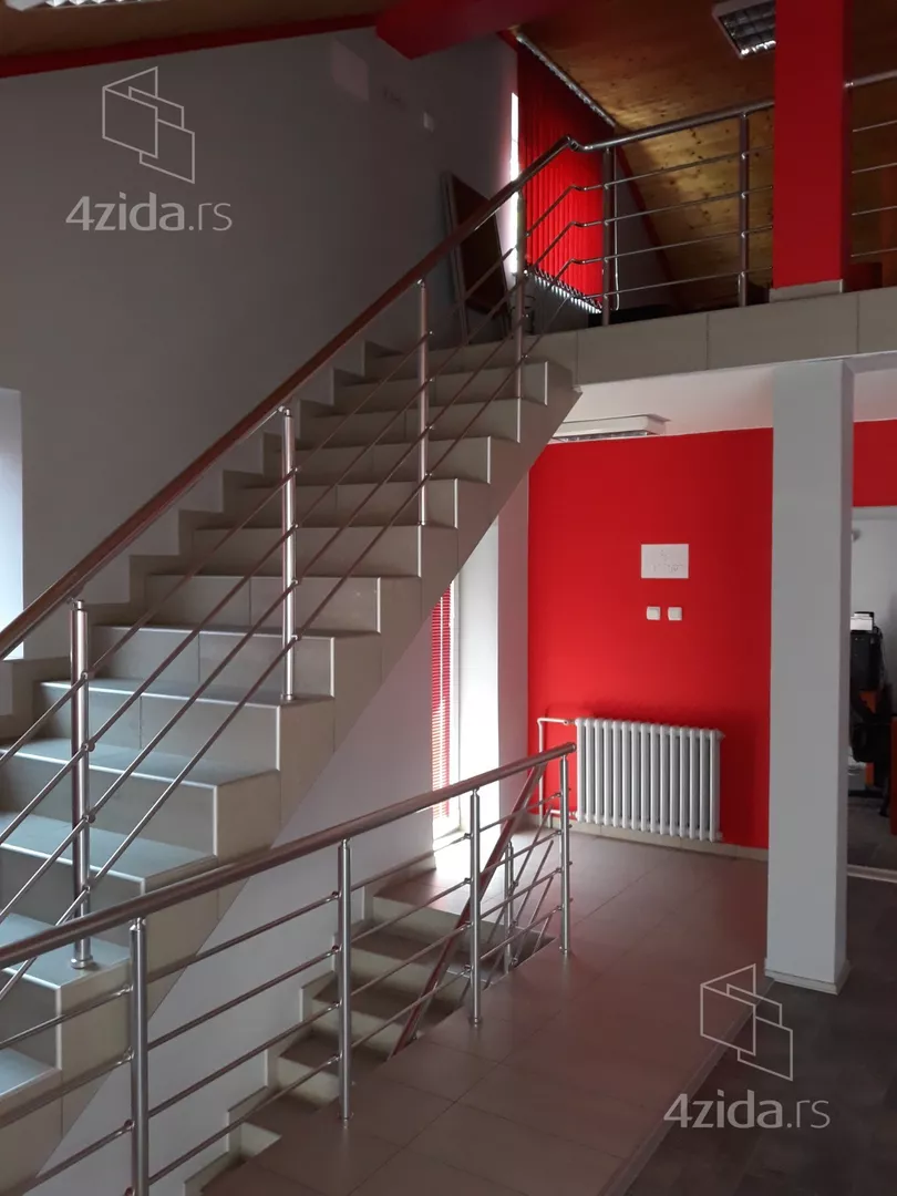 Poslovna zgrada | 4zida